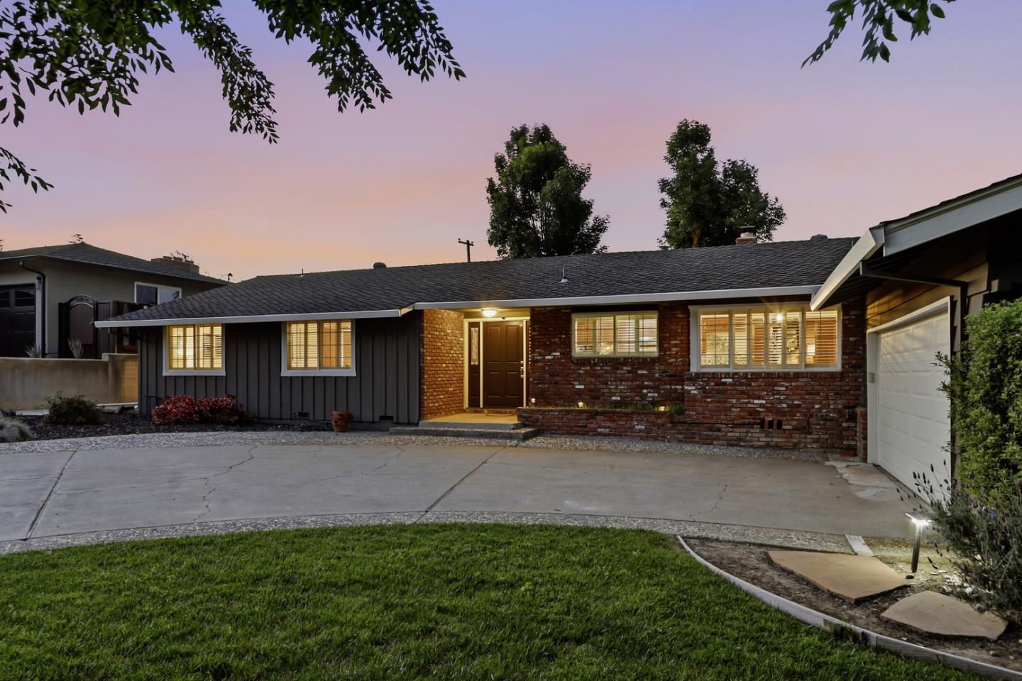 Detail Gallery Image 2 of 43 For 1171 Calle Ventura, San Jose,  CA 95120 - 4 Beds | 2/1 Baths