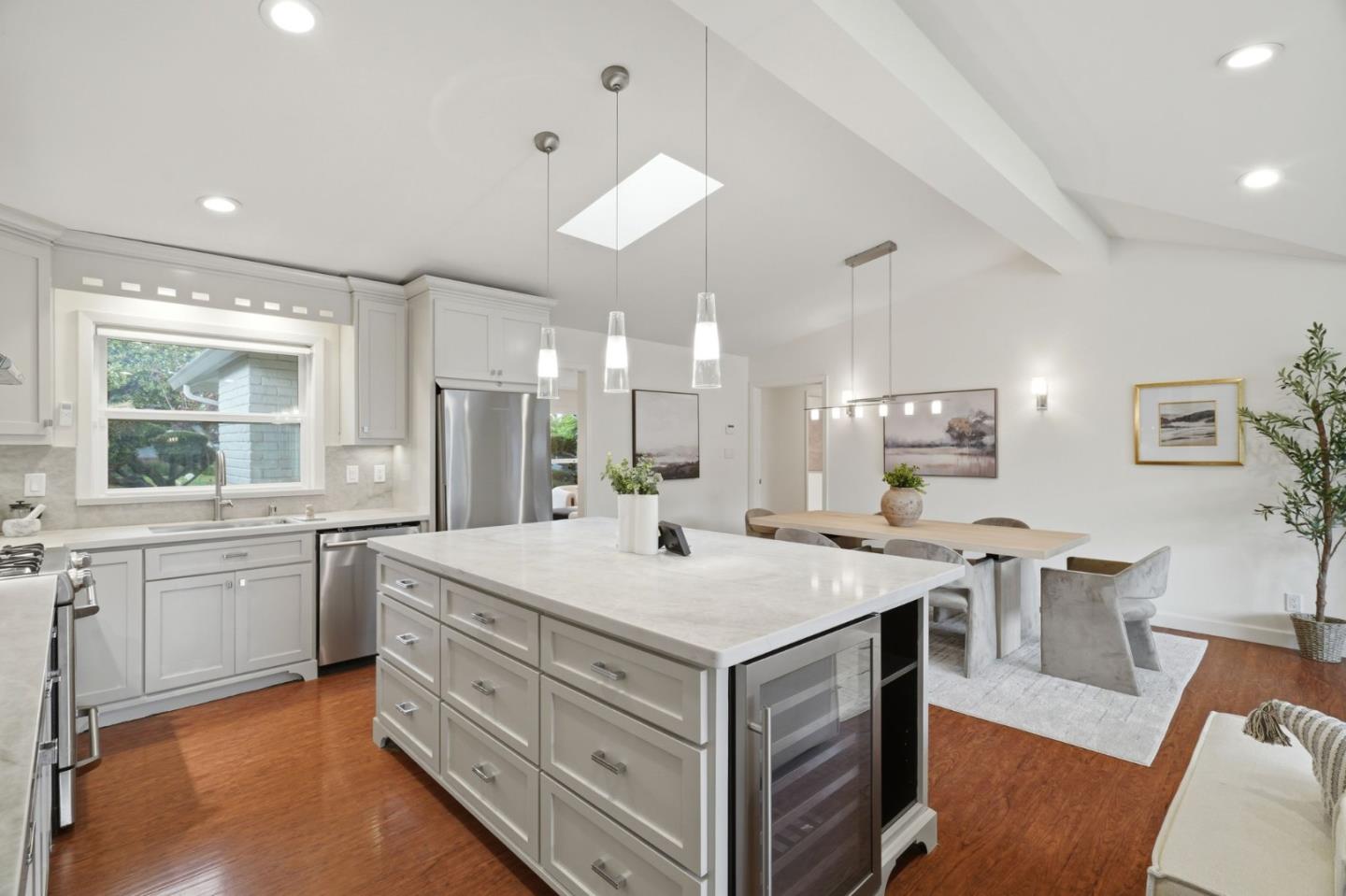 Detail Gallery Image 8 of 42 For 1500 Brookdale Dr, San Jose,  CA 95125 - 4 Beds | 3 Baths