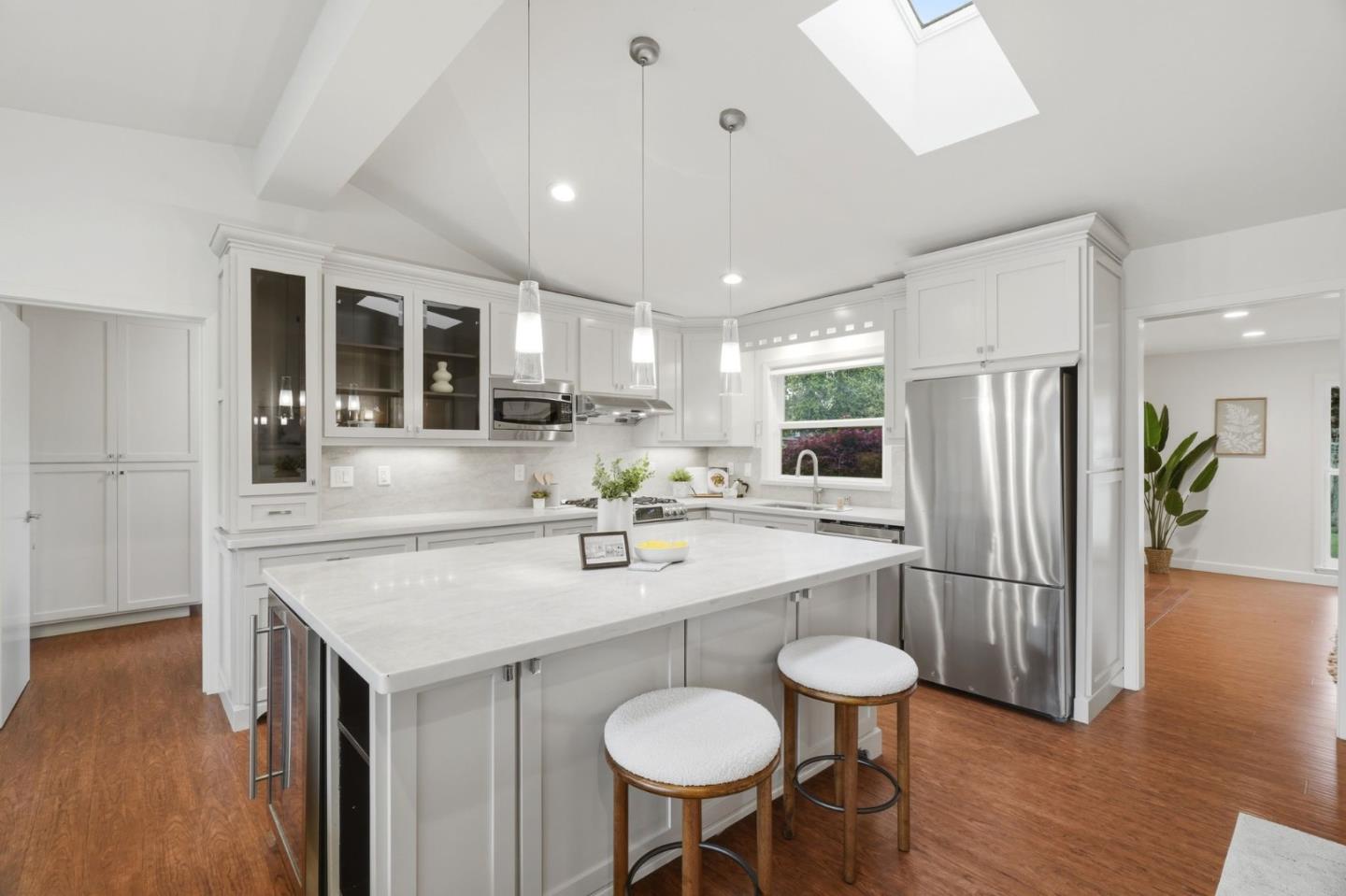 Detail Gallery Image 9 of 42 For 1500 Brookdale Dr, San Jose,  CA 95125 - 4 Beds | 3 Baths