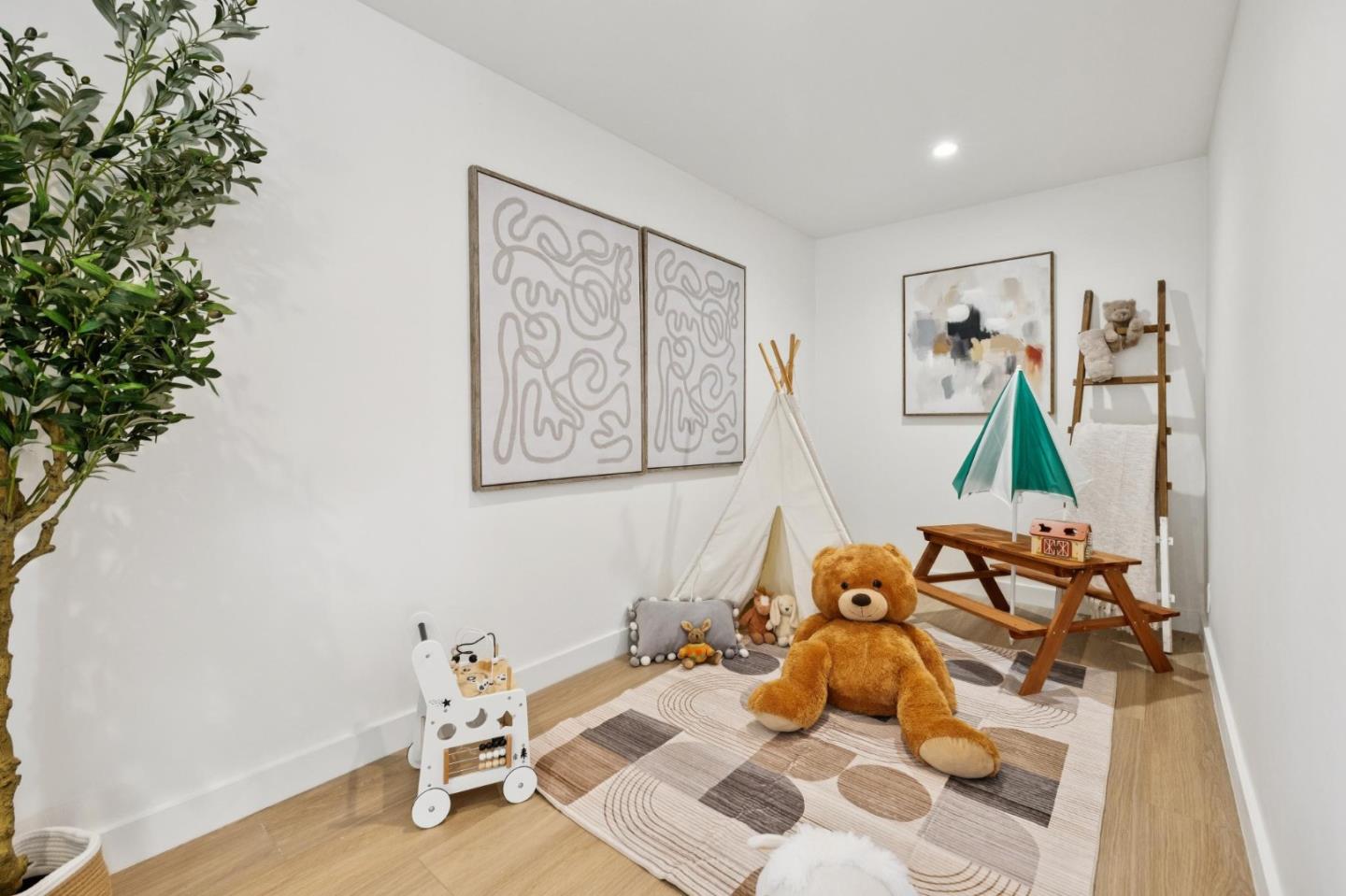 Detail Gallery Image 60 of 94 For 284 Avocet Ct, Foster City,  CA 94404 - 5 Beds | 3 Baths