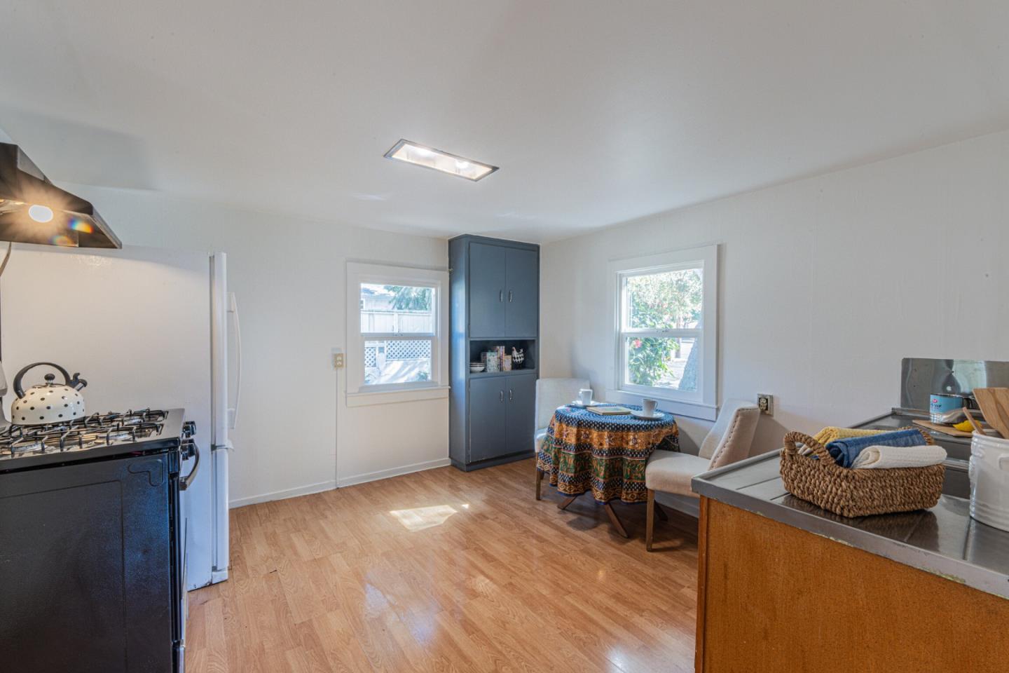 Detail Gallery Image 15 of 40 For 724 Cypress St, Monterey,  CA 93940 - 2 Beds | 1 Baths