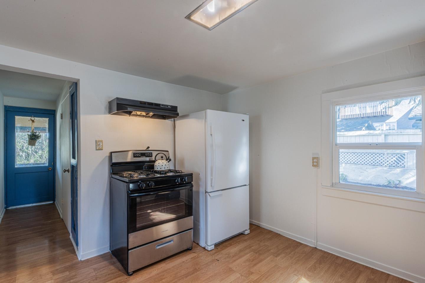 Detail Gallery Image 16 of 40 For 724 Cypress St, Monterey,  CA 93940 - 2 Beds | 1 Baths