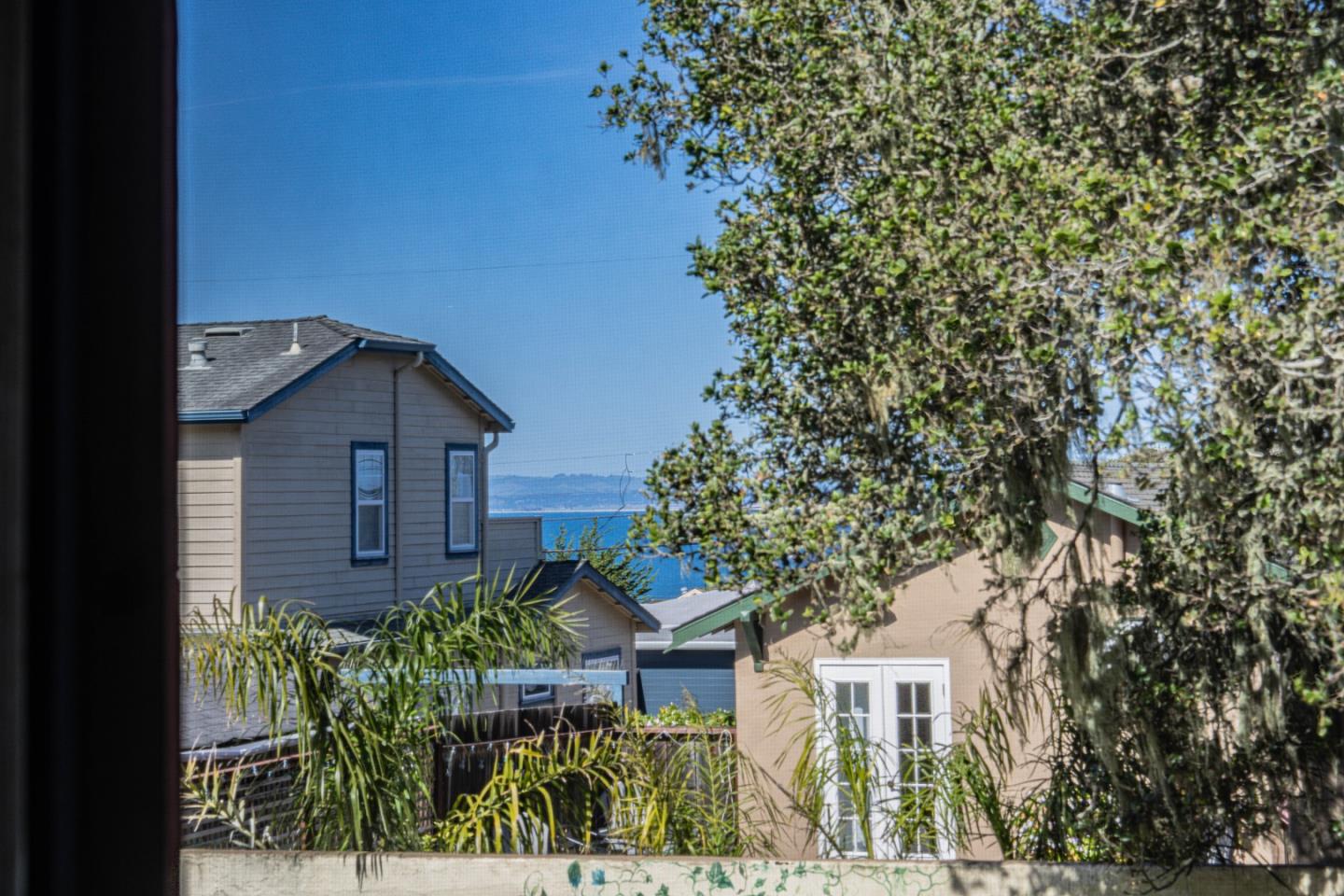 Detail Gallery Image 22 of 40 For 724 Cypress St, Monterey,  CA 93940 - 2 Beds | 1 Baths