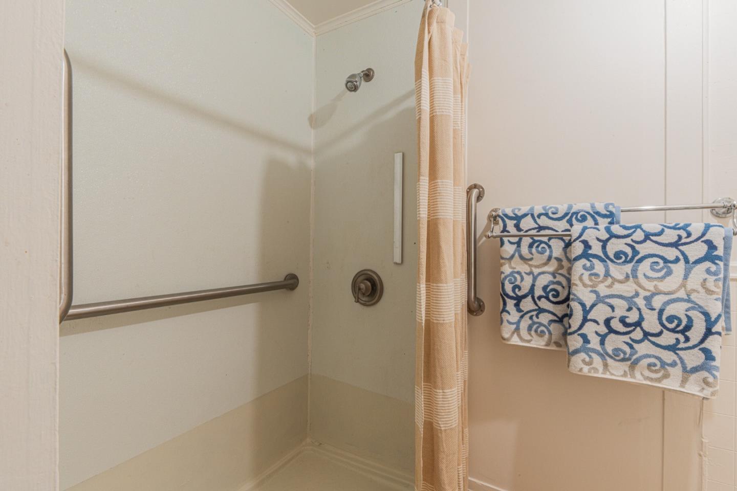Detail Gallery Image 25 of 40 For 724 Cypress St, Monterey,  CA 93940 - 2 Beds | 1 Baths
