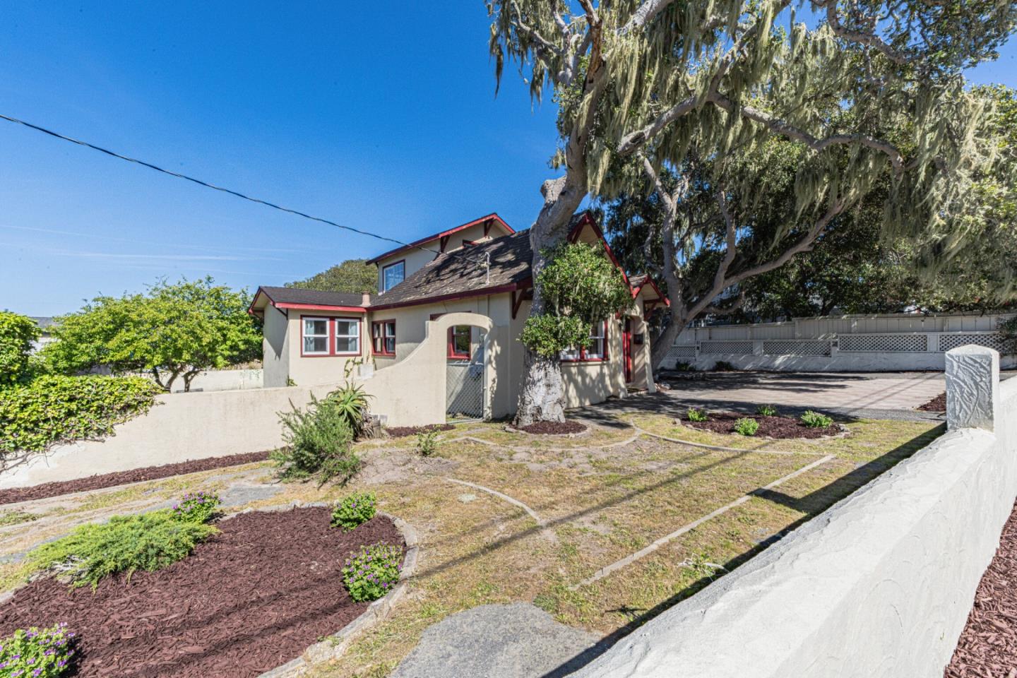 Detail Gallery Image 34 of 40 For 724 Cypress St, Monterey,  CA 93940 - 2 Beds | 1 Baths