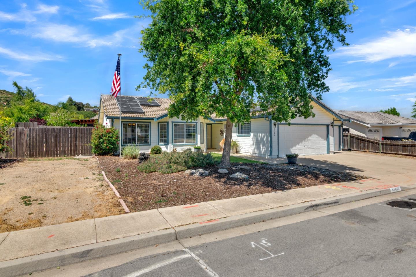 Detail Gallery Image 4 of 30 For 51440 White Oak Dr, King City,  CA 93930 - 3 Beds | 2 Baths