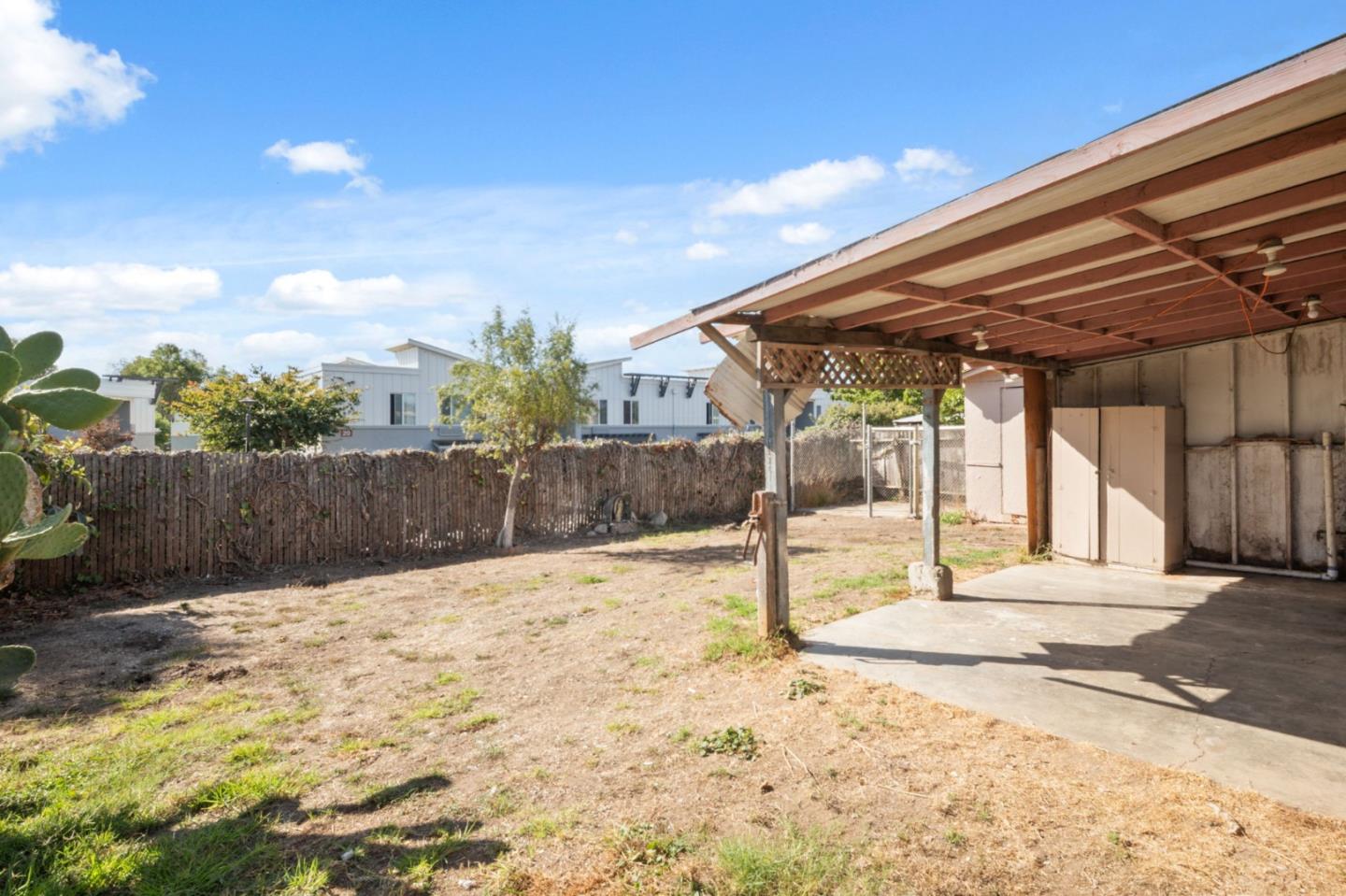 Detail Gallery Image 4 of 27 For 43 Holly Dr, Watsonville,  CA 95076 - 3 Beds | 1 Baths