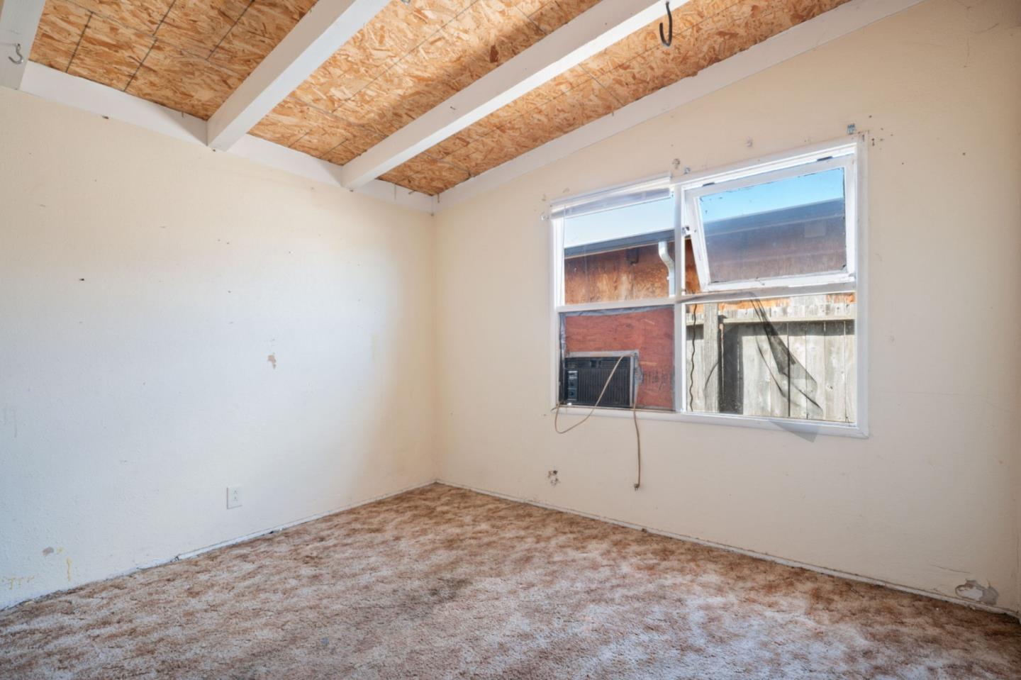 Detail Gallery Image 9 of 27 For 43 Holly Dr, Watsonville,  CA 95076 - 3 Beds | 1 Baths