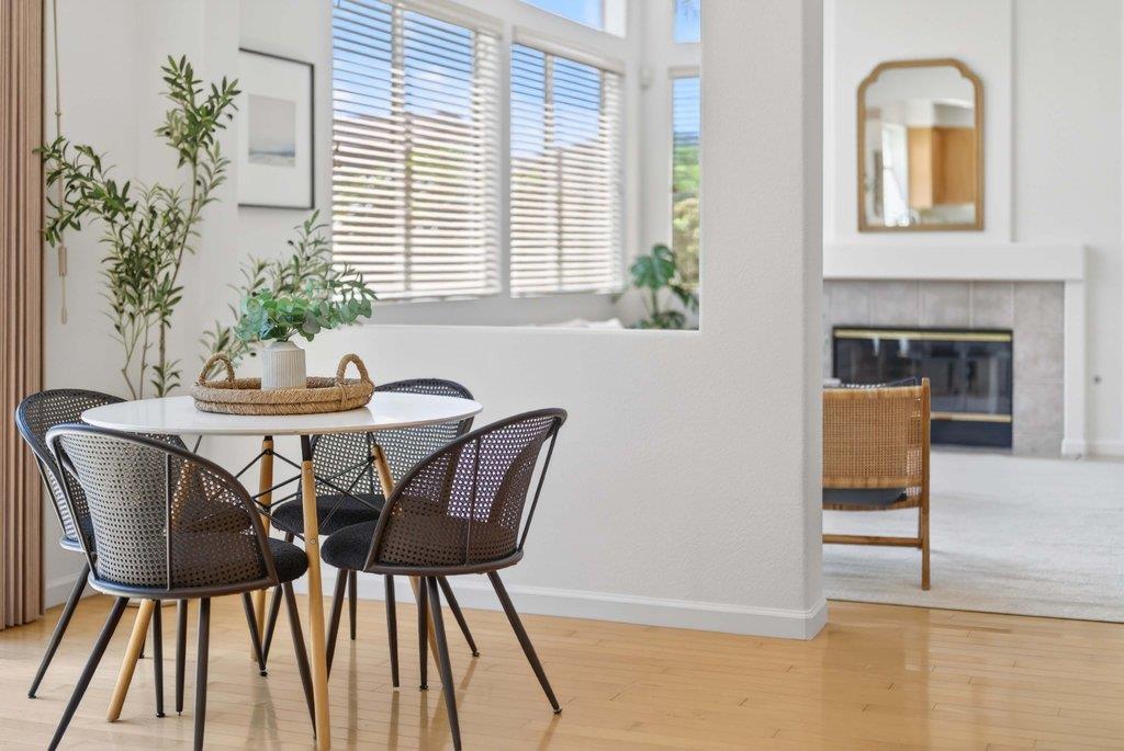 Detail Gallery Image 10 of 39 For 1963 Cabernet Way, Salinas,  CA 93906 - 3 Beds | 3 Baths