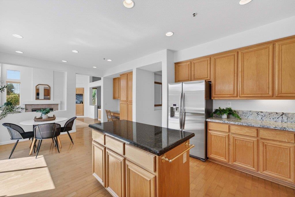 Detail Gallery Image 13 of 39 For 1963 Cabernet Way, Salinas,  CA 93906 - 3 Beds | 3 Baths