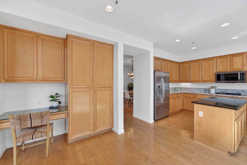 Detail Gallery Image 14 of 39 For 1963 Cabernet Way, Salinas,  CA 93906 - 3 Beds | 3 Baths