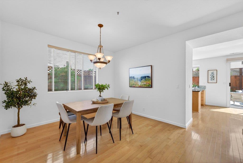 Detail Gallery Image 15 of 39 For 1963 Cabernet Way, Salinas,  CA 93906 - 3 Beds | 3 Baths