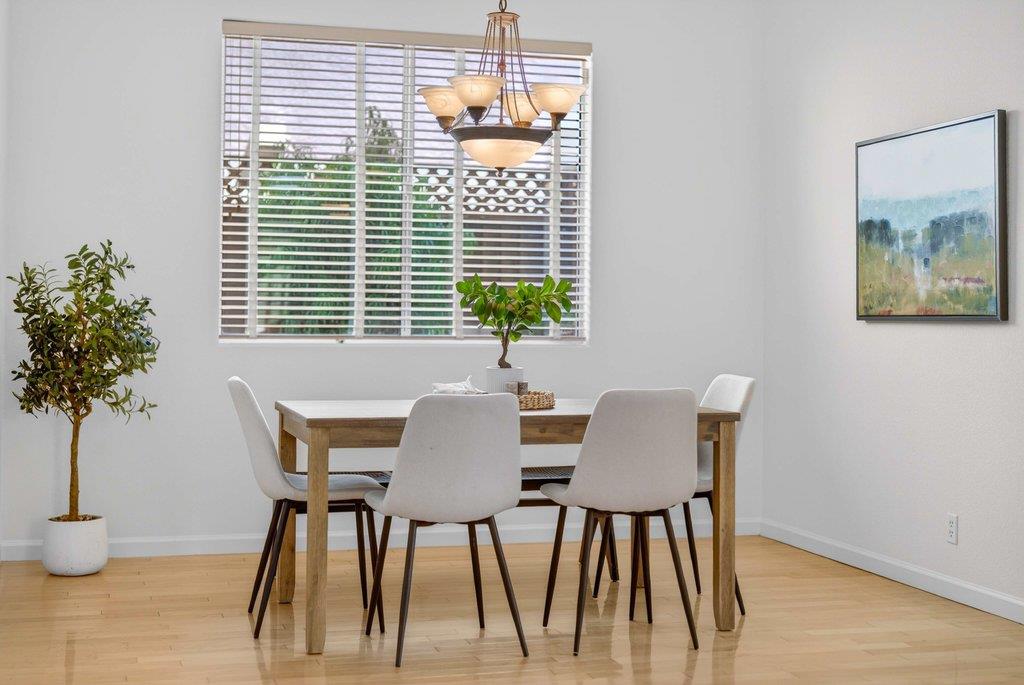 Detail Gallery Image 16 of 39 For 1963 Cabernet Way, Salinas,  CA 93906 - 3 Beds | 3 Baths