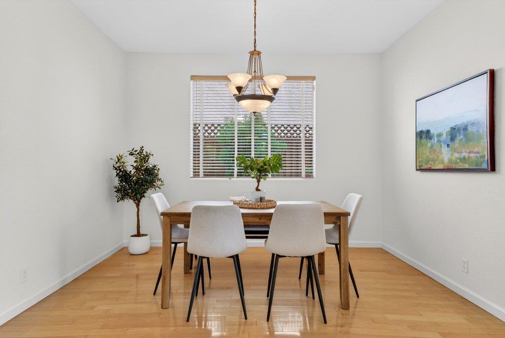 Detail Gallery Image 17 of 39 For 1963 Cabernet Way, Salinas,  CA 93906 - 3 Beds | 3 Baths