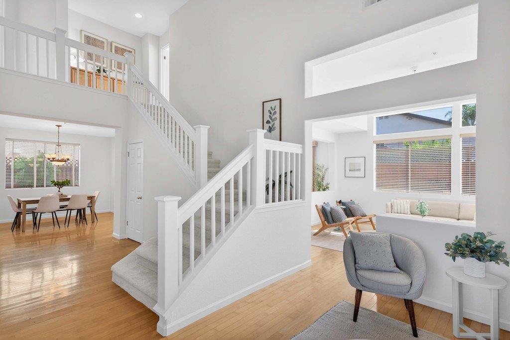 Detail Gallery Image 2 of 39 For 1963 Cabernet Way, Salinas,  CA 93906 - 3 Beds | 3 Baths