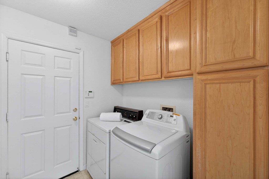 Detail Gallery Image 21 of 39 For 1963 Cabernet Way, Salinas,  CA 93906 - 3 Beds | 3 Baths