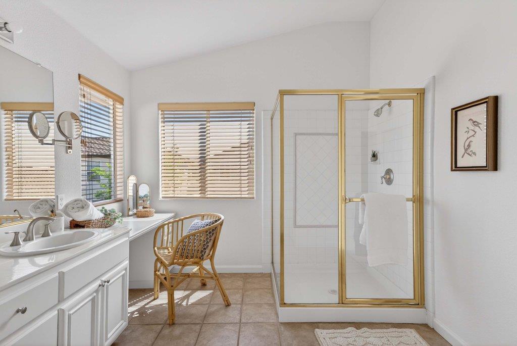 Detail Gallery Image 25 of 39 For 1963 Cabernet Way, Salinas,  CA 93906 - 3 Beds | 3 Baths