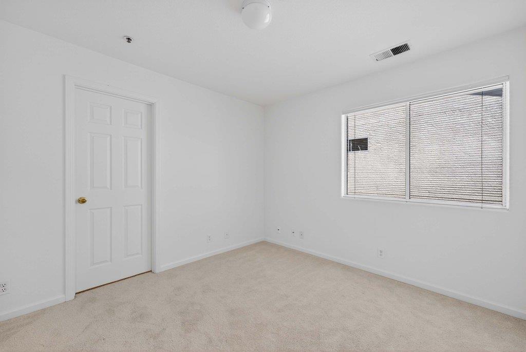 Detail Gallery Image 27 of 39 For 1963 Cabernet Way, Salinas,  CA 93906 - 3 Beds | 3 Baths