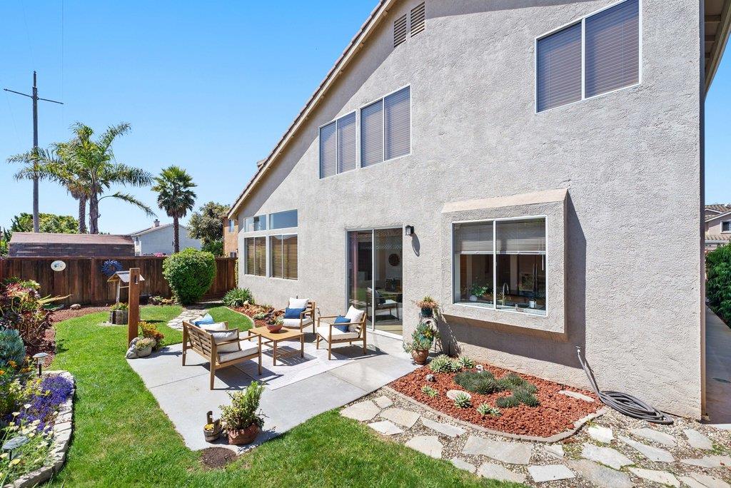 Detail Gallery Image 33 of 39 For 1963 Cabernet Way, Salinas,  CA 93906 - 3 Beds | 3 Baths