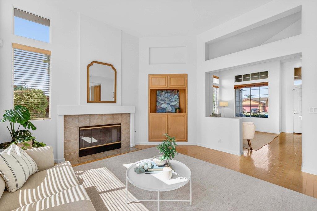 Detail Gallery Image 5 of 39 For 1963 Cabernet Way, Salinas,  CA 93906 - 3 Beds | 3 Baths