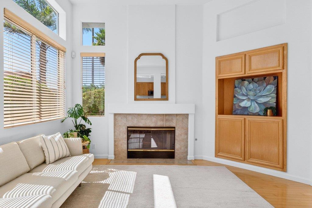 Detail Gallery Image 6 of 39 For 1963 Cabernet Way, Salinas,  CA 93906 - 3 Beds | 3 Baths