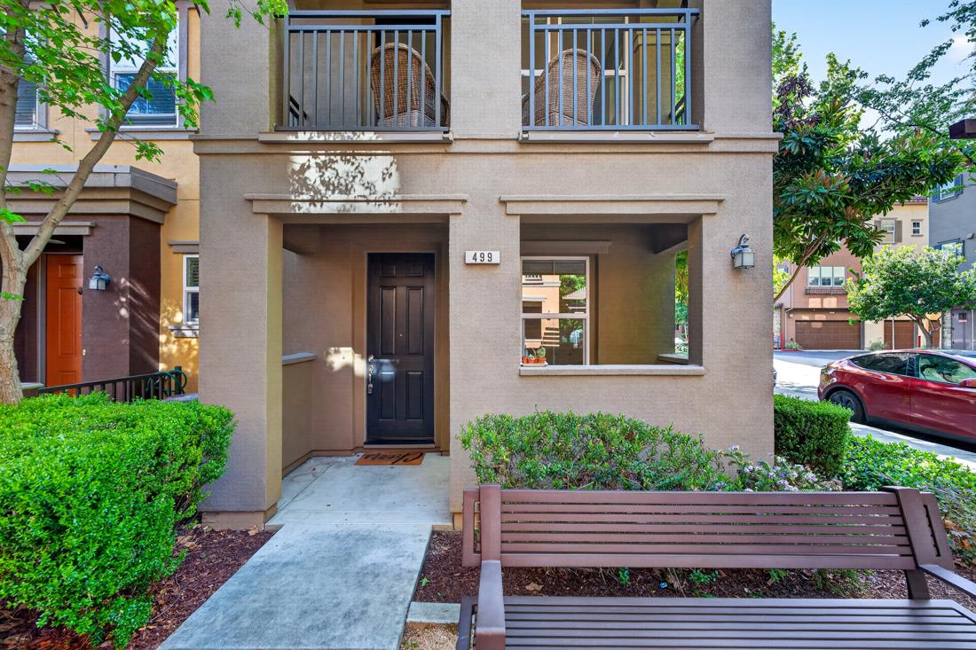 Detail Gallery Image 14 of 49 For 499 Calabria Pl, San Jose,  CA 95128 - 4 Beds | 4 Baths