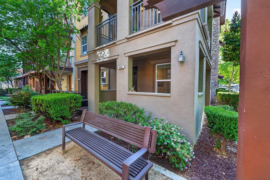 Detail Gallery Image 15 of 49 For 499 Calabria Pl, San Jose,  CA 95128 - 4 Beds | 4 Baths