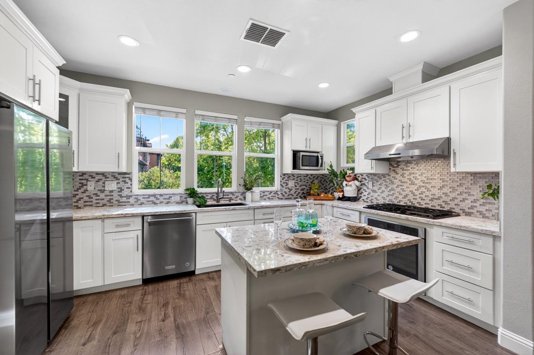 Detail Gallery Image 24 of 49 For 499 Calabria Pl, San Jose,  CA 95128 - 4 Beds | 4 Baths