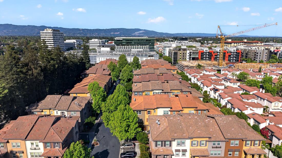 Detail Gallery Image 5 of 49 For 499 Calabria Pl, San Jose,  CA 95128 - 4 Beds | 4 Baths