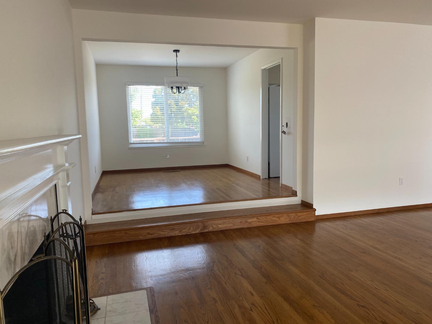 Detail Gallery Image 4 of 18 For 239 Killdeer Ct, Foster City,  CA 94404 - 4 Beds | 3 Baths