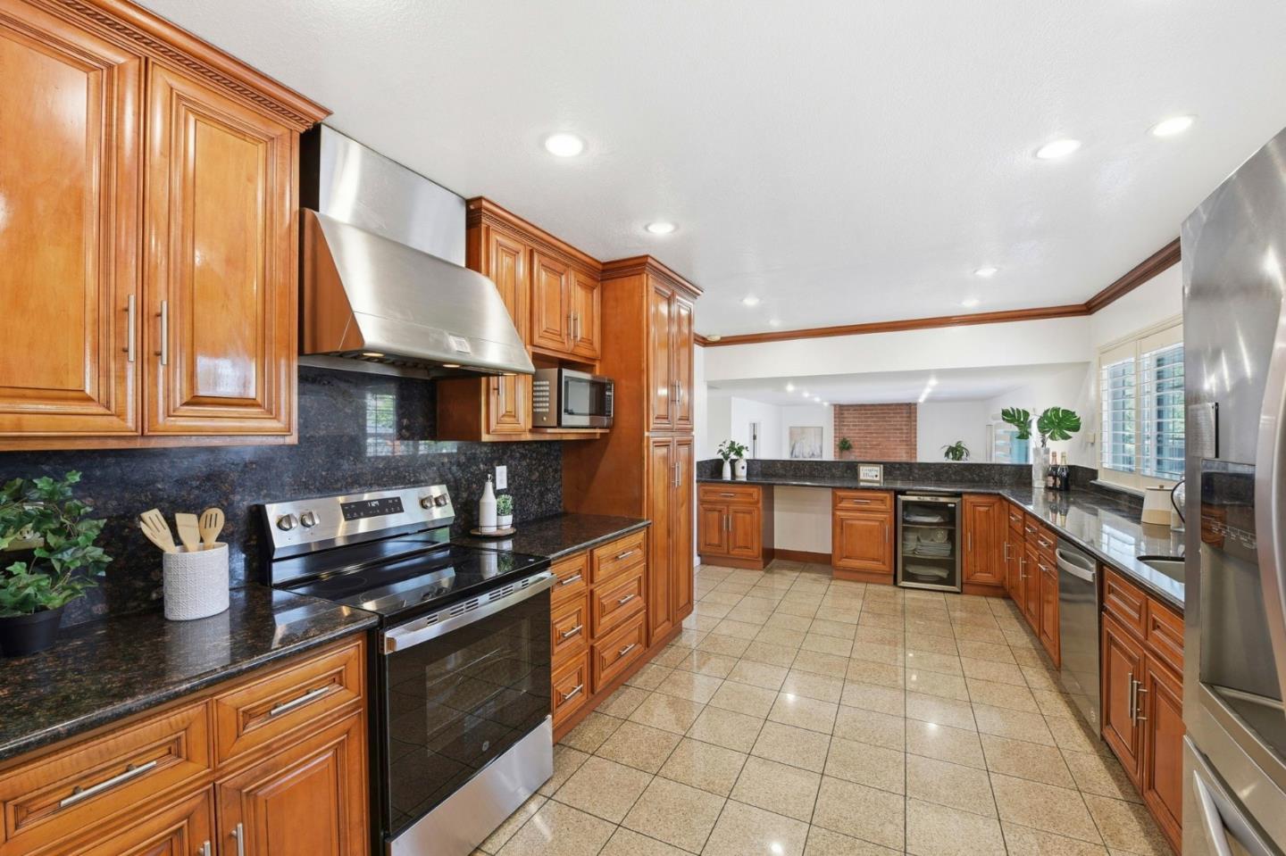 Detail Gallery Image 10 of 42 For 3607 Deedham Dr, San Jose,  CA 95148 - 4 Beds | 2/1 Baths