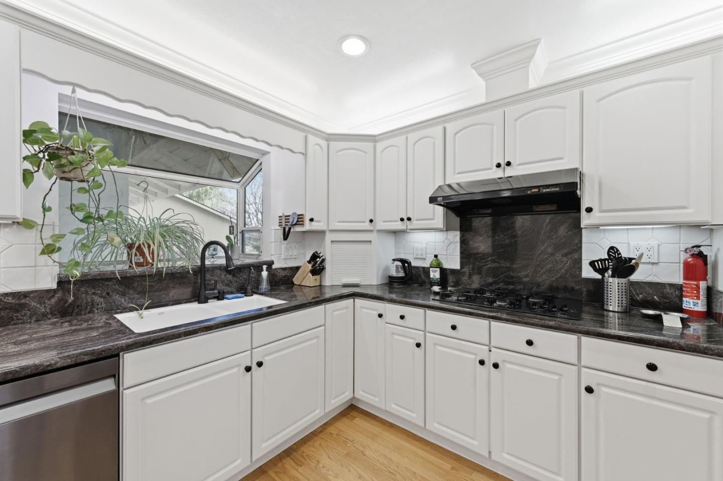 Detail Gallery Image 7 of 20 For 1467 Kiner Ave, San Jose,  CA 95125 - 4 Beds | 2/1 Baths