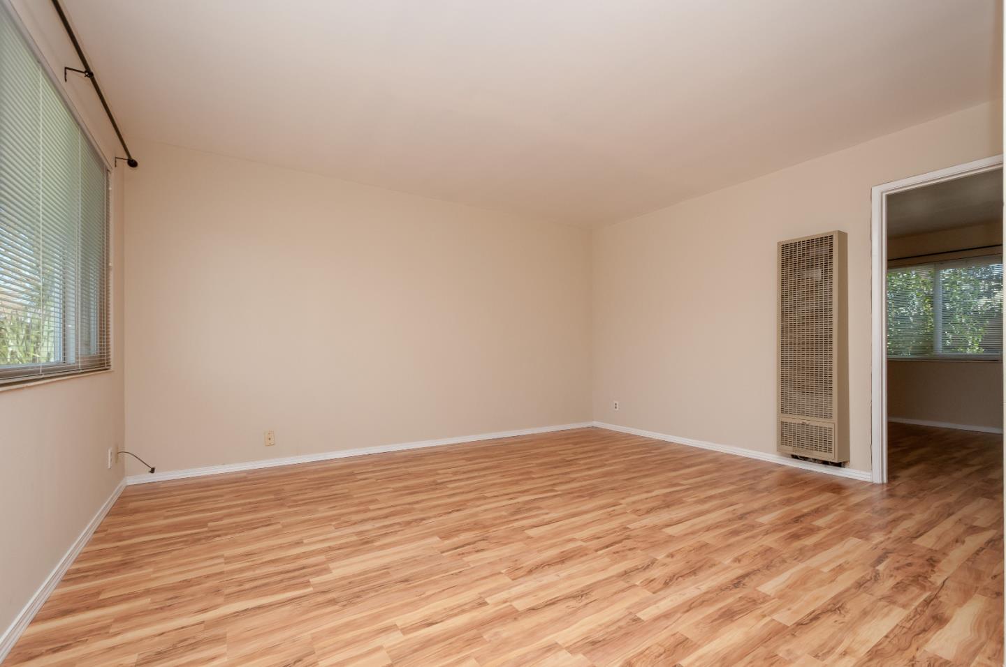 Detail Gallery Image 10 of 19 For 4 E 41st Pl a,  San Mateo,  CA 94403 - 1 Beds | 1 Baths