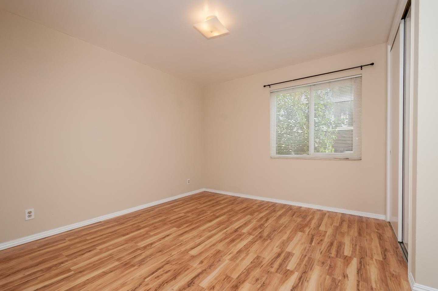 Detail Gallery Image 16 of 19 For 4 E 41st Pl a,  San Mateo,  CA 94403 - 1 Beds | 1 Baths