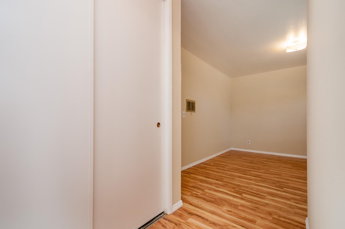 Detail Gallery Image 18 of 19 For 4 E 41st Pl a,  San Mateo,  CA 94403 - 1 Beds | 1 Baths