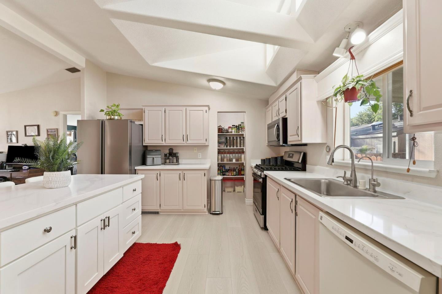 Detail Gallery Image 13 of 36 For 600 E Weddell Dr #247,  Sunnyvale,  CA 94089 - 3 Beds | 2 Baths