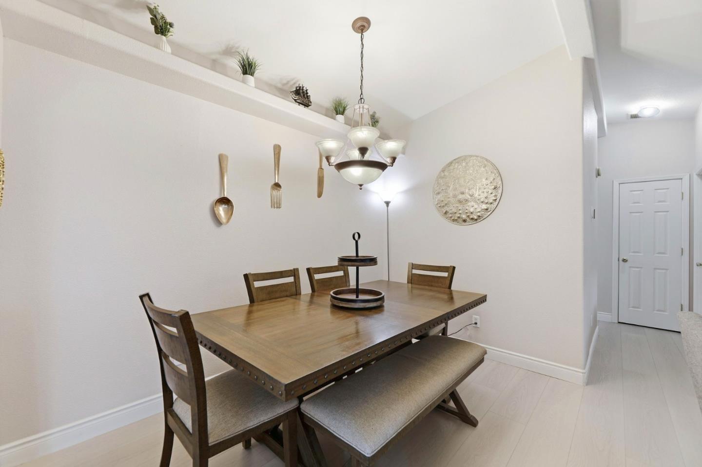 Detail Gallery Image 15 of 36 For 600 E Weddell Dr #247,  Sunnyvale,  CA 94089 - 3 Beds | 2 Baths