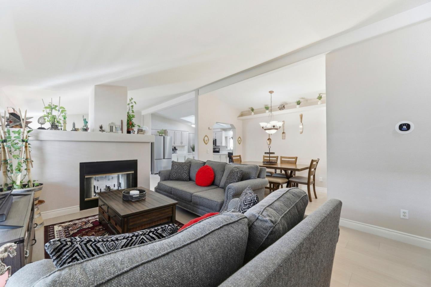 Detail Gallery Image 7 of 36 For 600 E Weddell Dr #247,  Sunnyvale,  CA 94089 - 3 Beds | 2 Baths