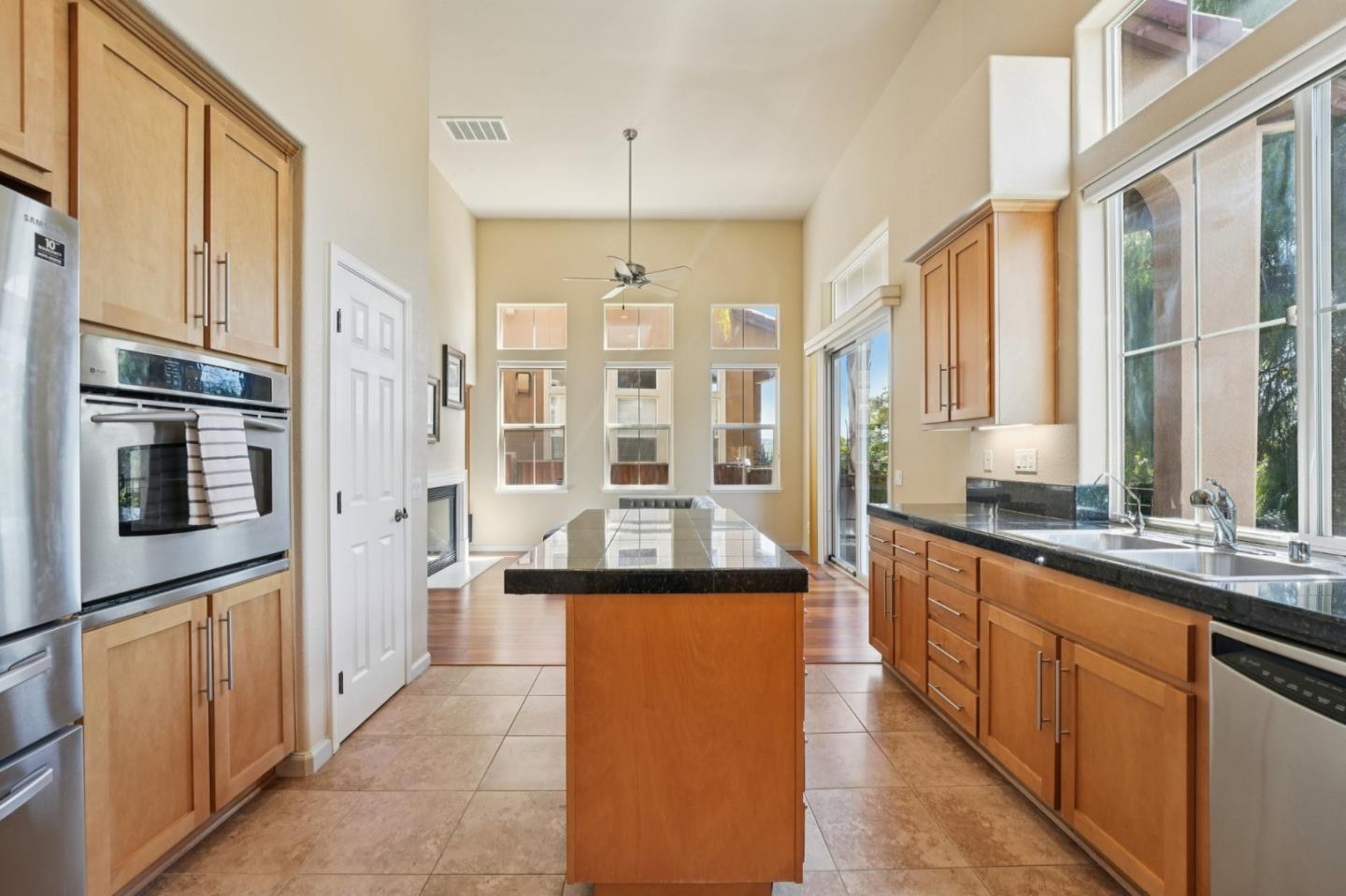 Detail Gallery Image 13 of 35 For 700 Portofino Pl, San Jose,  CA 95136 - 4 Beds | 2 Baths