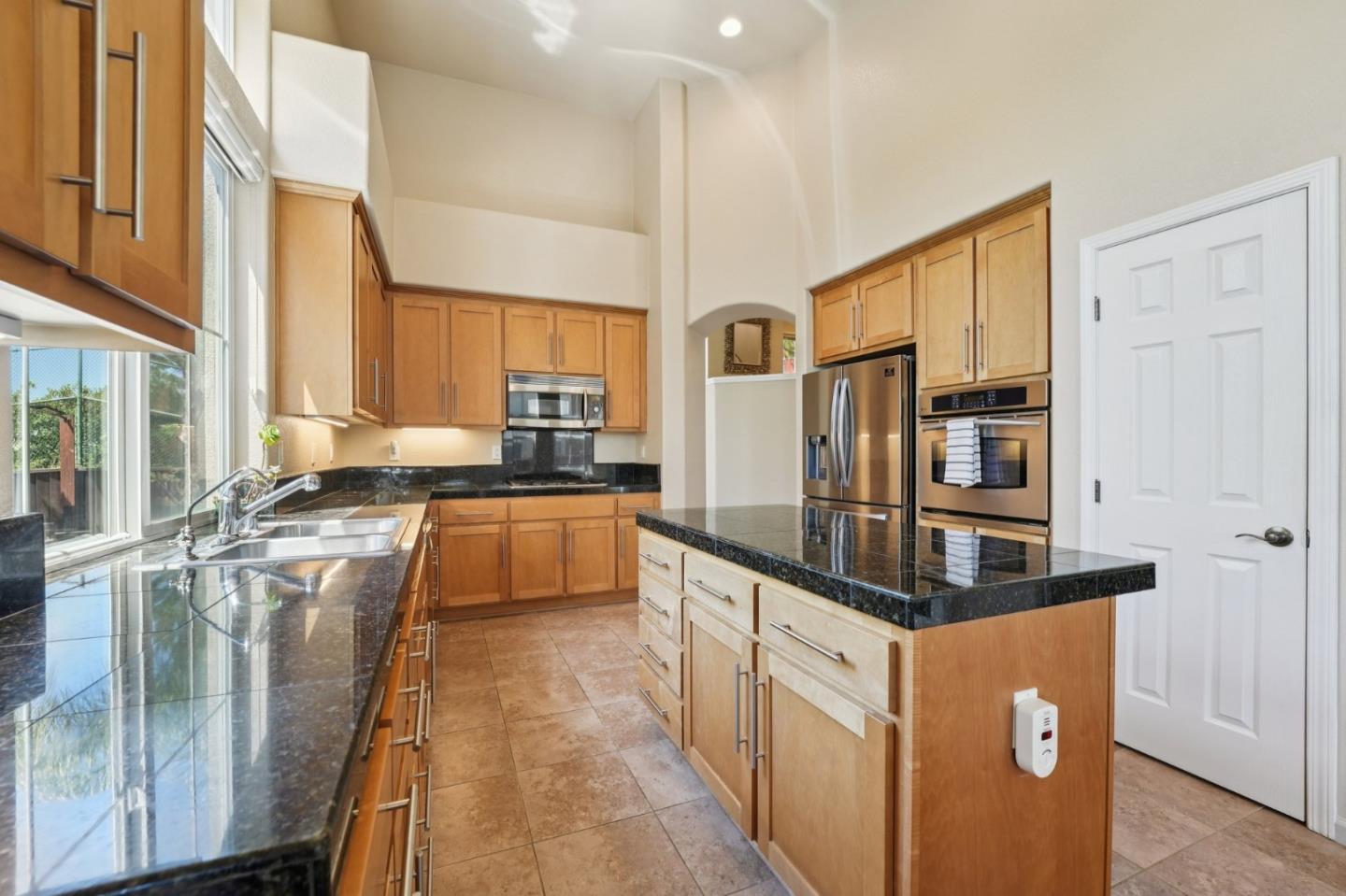 Detail Gallery Image 14 of 35 For 700 Portofino Pl, San Jose,  CA 95136 - 4 Beds | 2 Baths