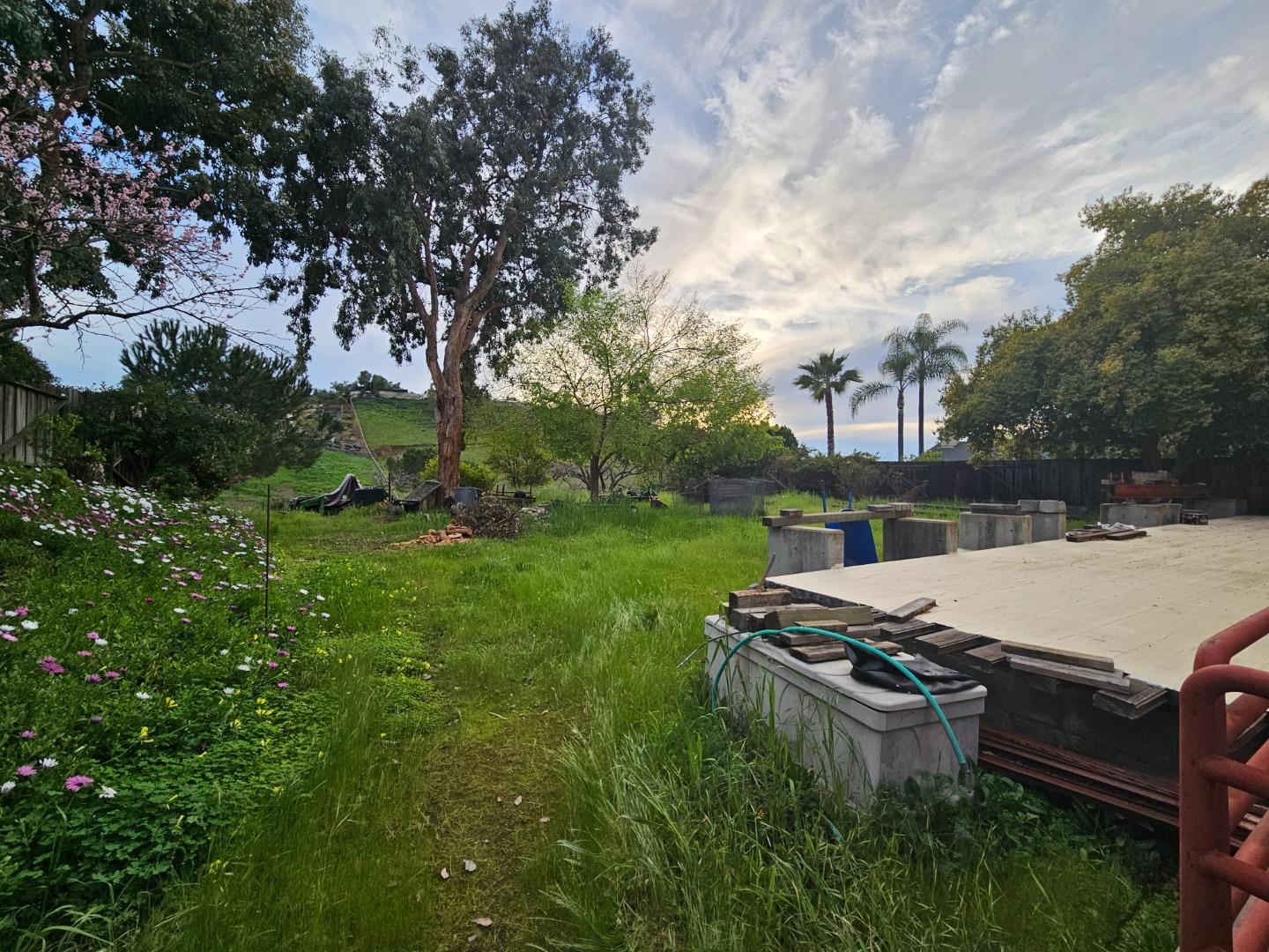 Detail Gallery Image 5 of 5 For 1171 Utopia Pl, San Jose,  CA 95127 - 5 Beds | 2 Baths