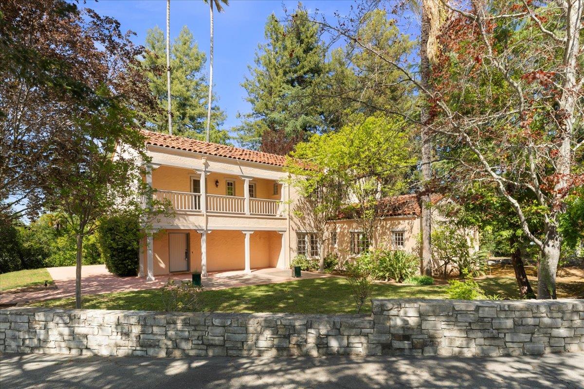 Detail Gallery Image 13 of 81 For 19941 Sunset Dr, Saratoga,  CA 95070 - 4 Beds | 3 Baths