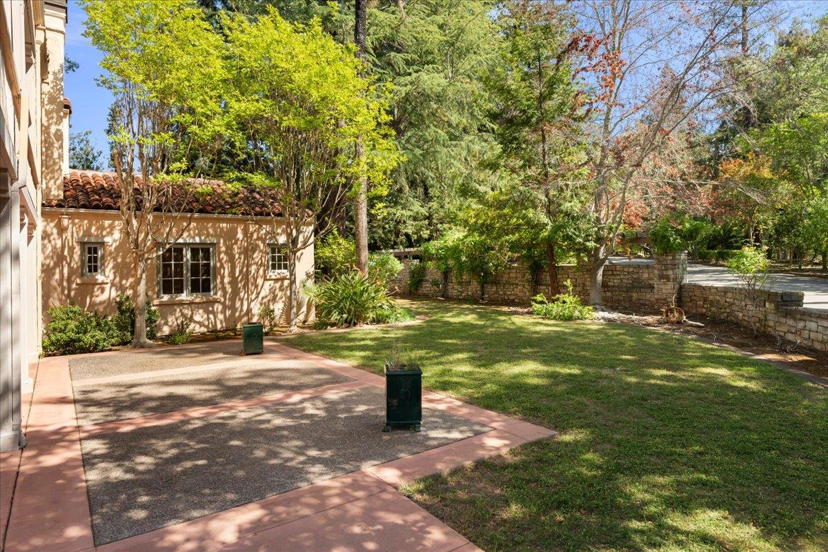 Detail Gallery Image 14 of 81 For 19941 Sunset Dr, Saratoga,  CA 95070 - 4 Beds | 3 Baths