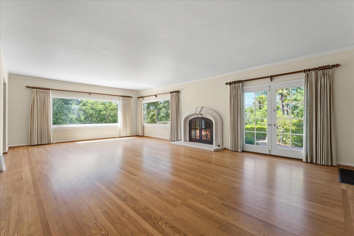 Detail Gallery Image 18 of 81 For 19941 Sunset Dr, Saratoga,  CA 95070 - 4 Beds | 3 Baths