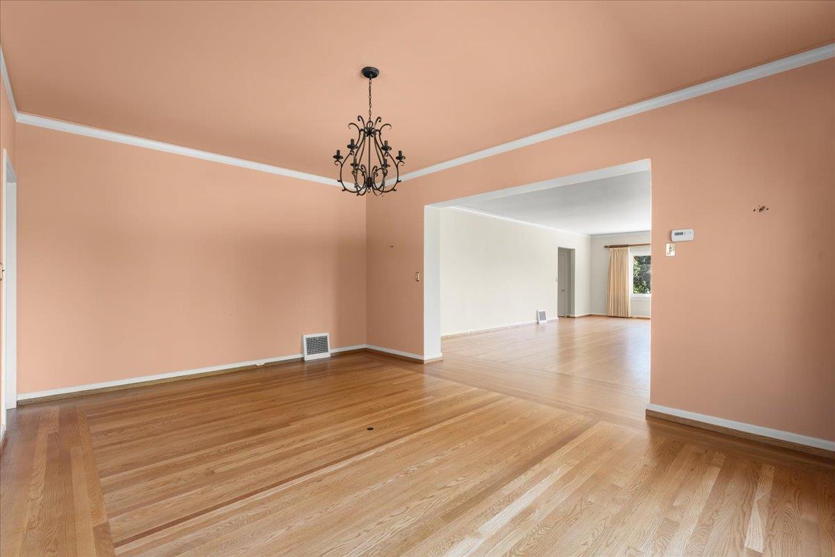 Detail Gallery Image 21 of 81 For 19941 Sunset Dr, Saratoga,  CA 95070 - 4 Beds | 3 Baths