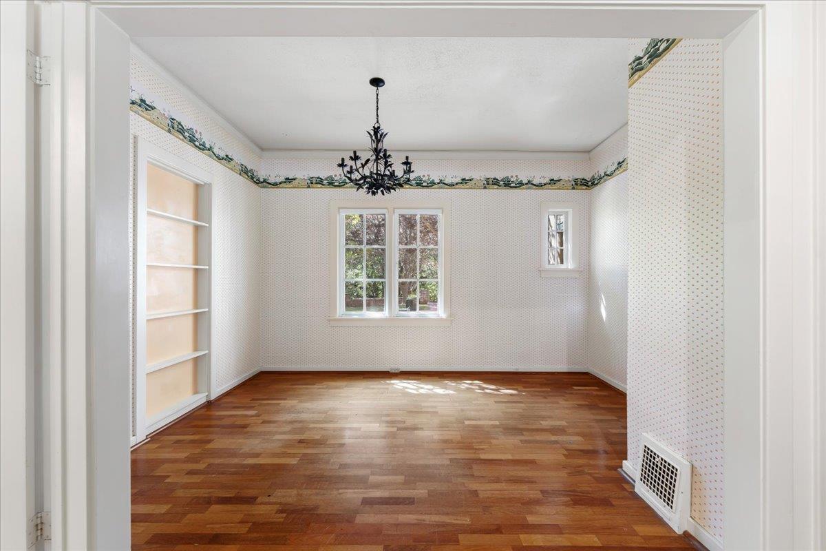 Detail Gallery Image 26 of 81 For 19941 Sunset Dr, Saratoga,  CA 95070 - 4 Beds | 3 Baths