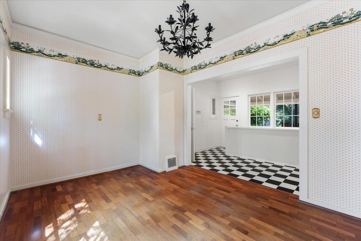 Detail Gallery Image 27 of 81 For 19941 Sunset Dr, Saratoga,  CA 95070 - 4 Beds | 3 Baths