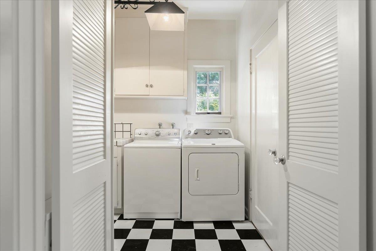 Detail Gallery Image 28 of 81 For 19941 Sunset Dr, Saratoga,  CA 95070 - 4 Beds | 3 Baths