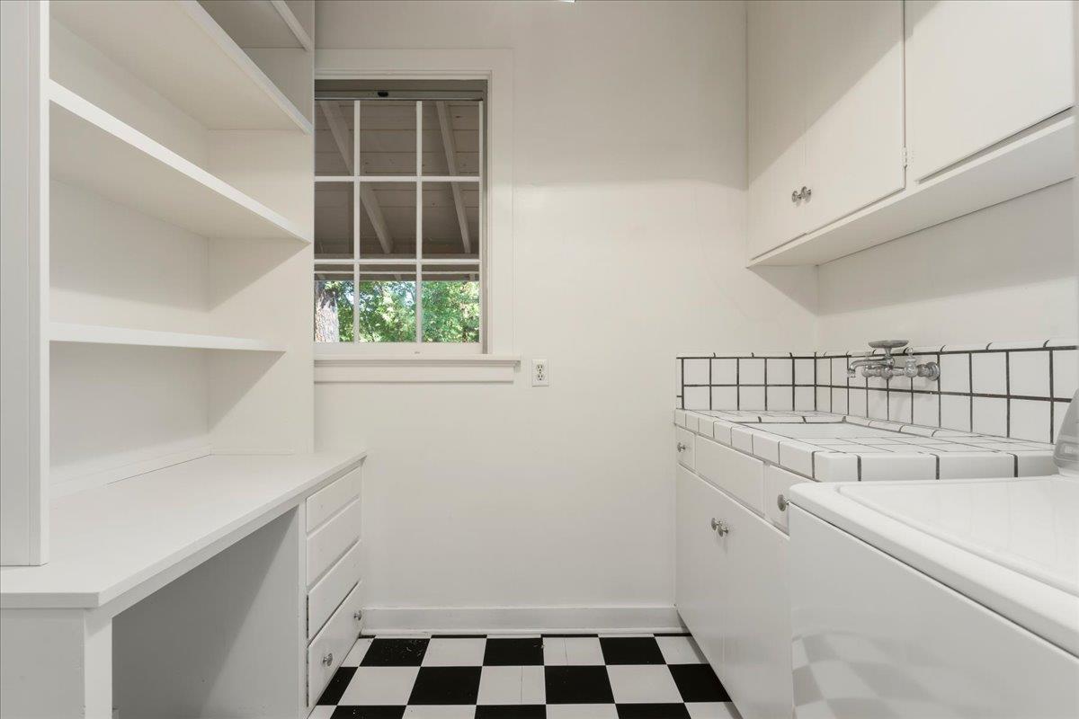 Detail Gallery Image 29 of 81 For 19941 Sunset Dr, Saratoga,  CA 95070 - 4 Beds | 3 Baths