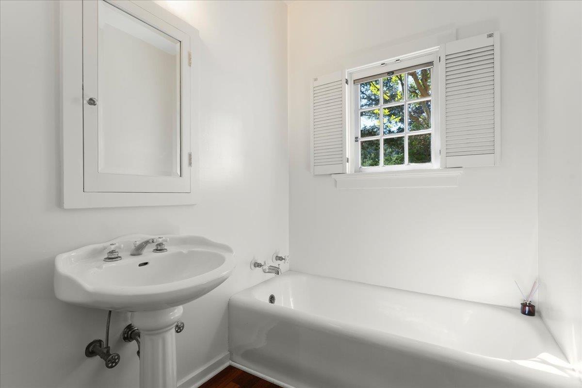 Detail Gallery Image 31 of 81 For 19941 Sunset Dr, Saratoga,  CA 95070 - 4 Beds | 3 Baths